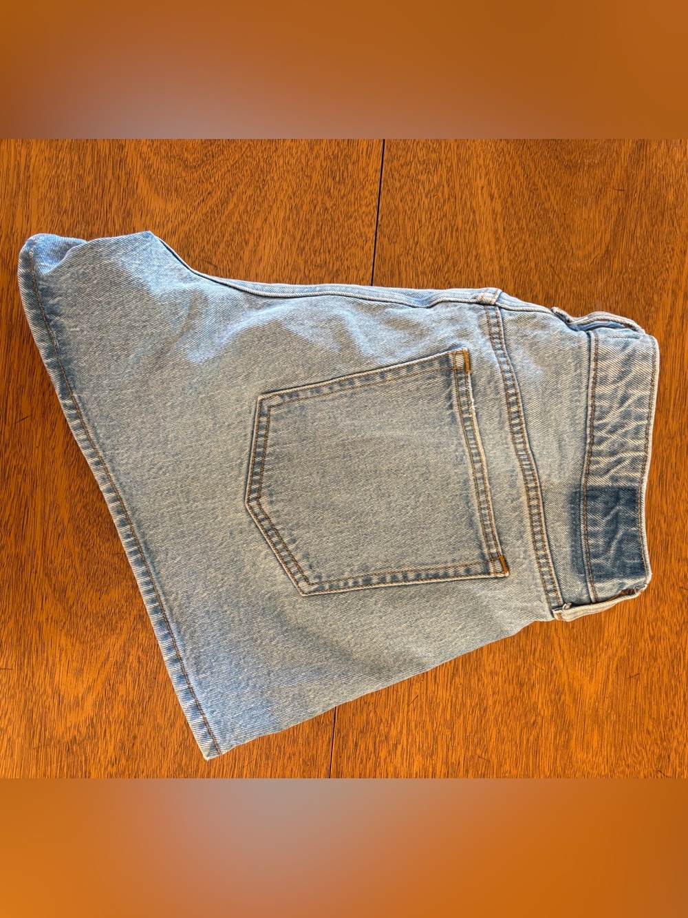 Abercrombie & Fitch Light Blue Denim Mid-Rise Shorts - Picture 3 of 3